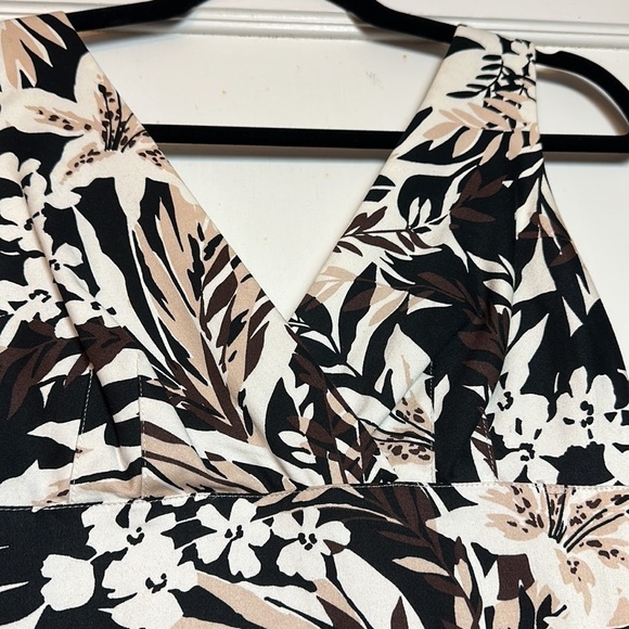 White House black Market dress - Picture 2 of 9